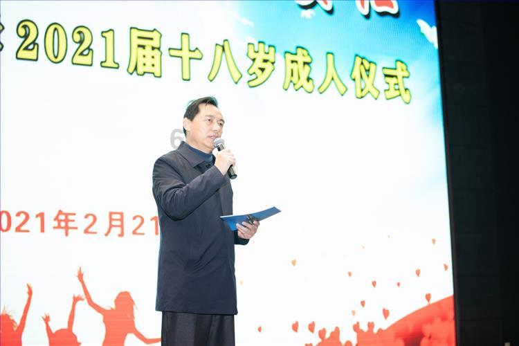 雪花的快乐是什么诗？